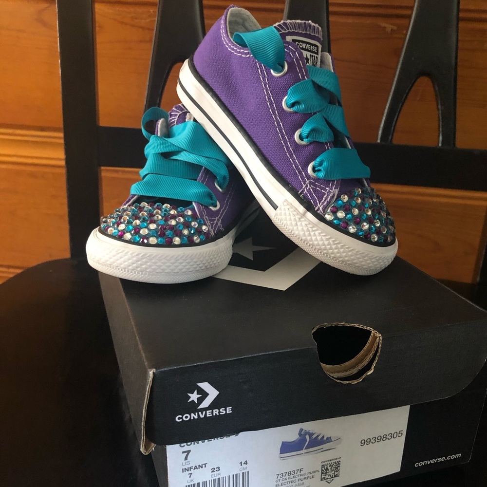 7c Custom Converse